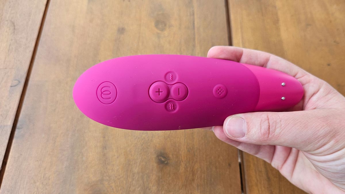 Bedienelemente des Womanizer Enhance